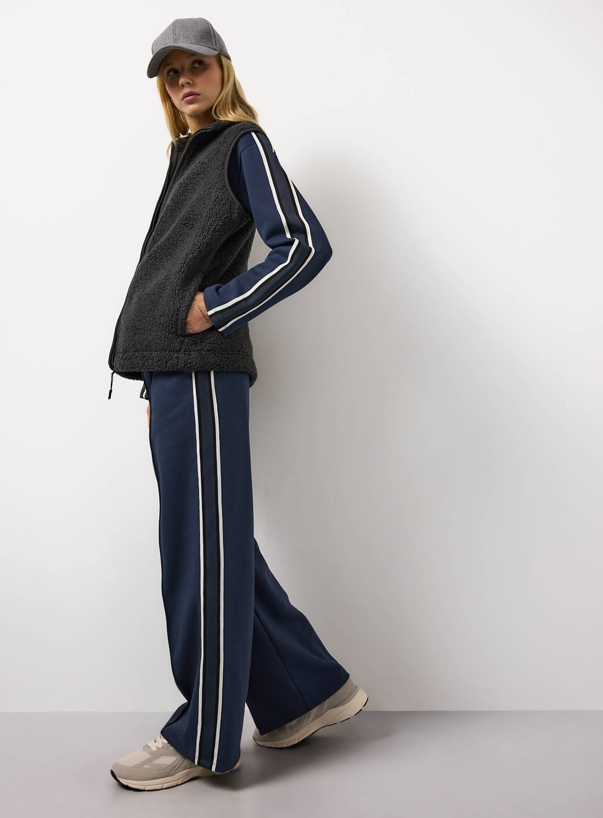 Dark Blue Elevated Side Stripe Co-ord Wide Leg Joggers M - Image 2